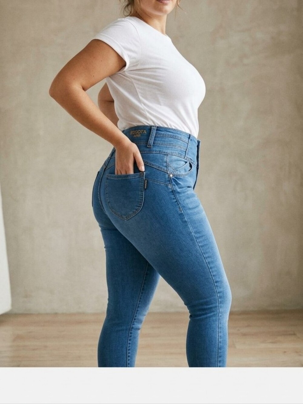 Classic Brazilian Blue High-Rise Women’s Skinny Jeans with Triple-Button Waist